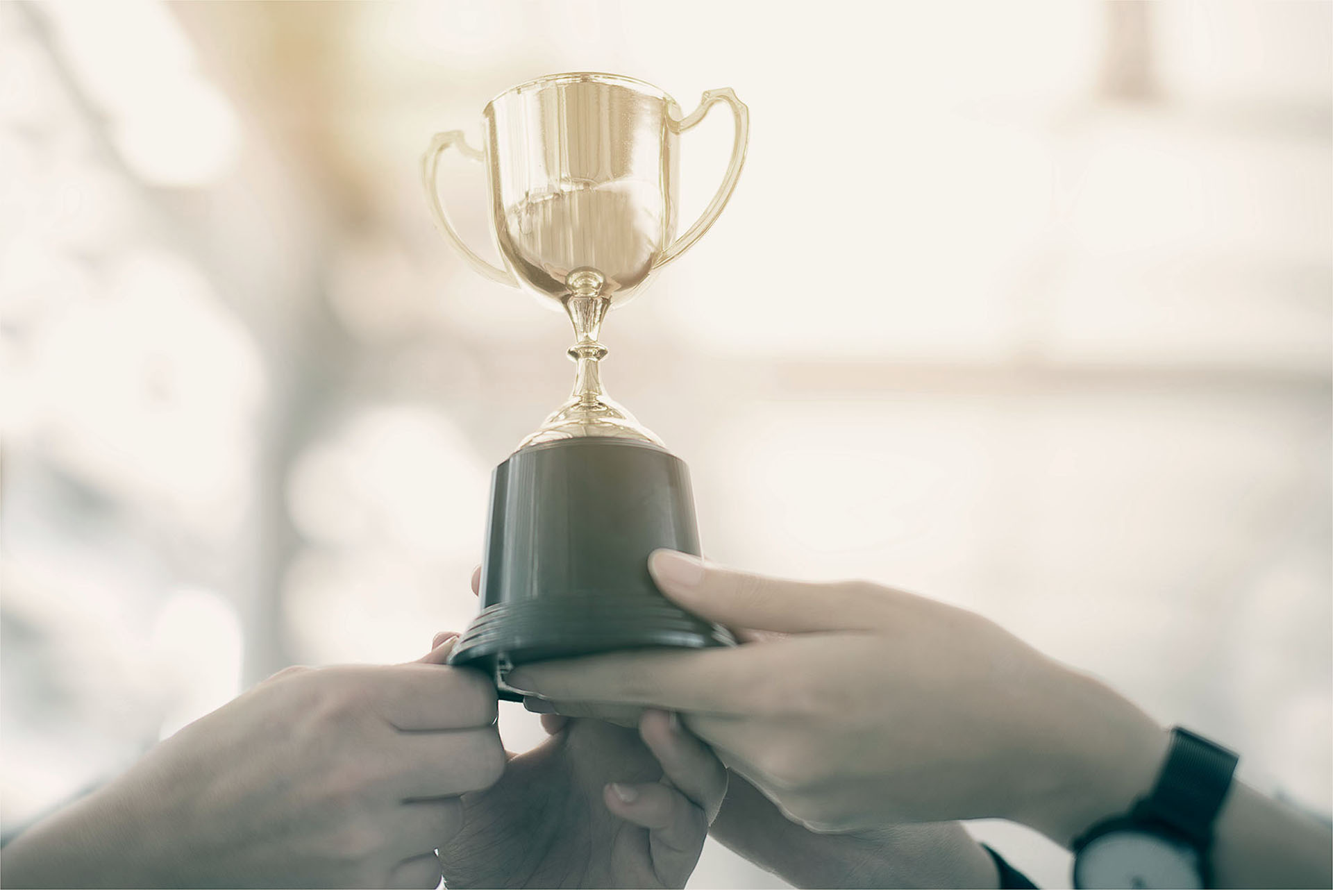 Лучшие нефинансовые отчеты компаний и ESG-проекты получили награды Премии «Управление изменениями. Визионеры»